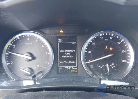 2018 Toyota Highlander Se/Xle z USA, uszkodzony, nr VIN 5TDJZRFH8JS807621